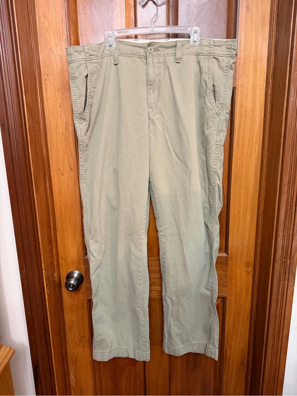 Old Navy Broken-in Khakis Men’s 40x34 Regular Fit 100% Cotton